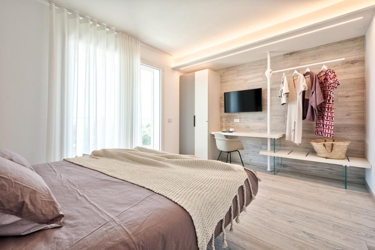Aparthotel Albamarina *