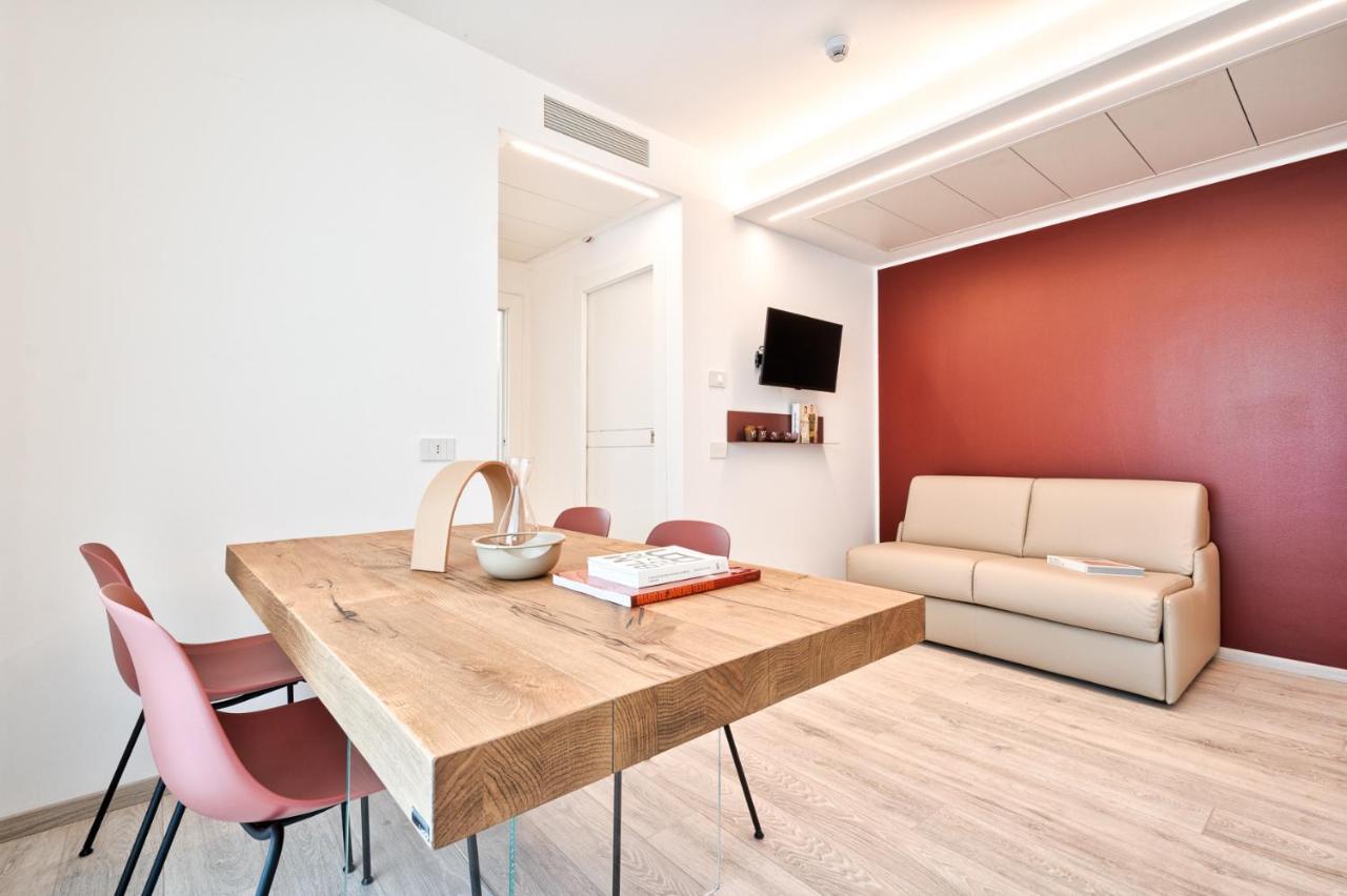 Aparthotel Albamarina *