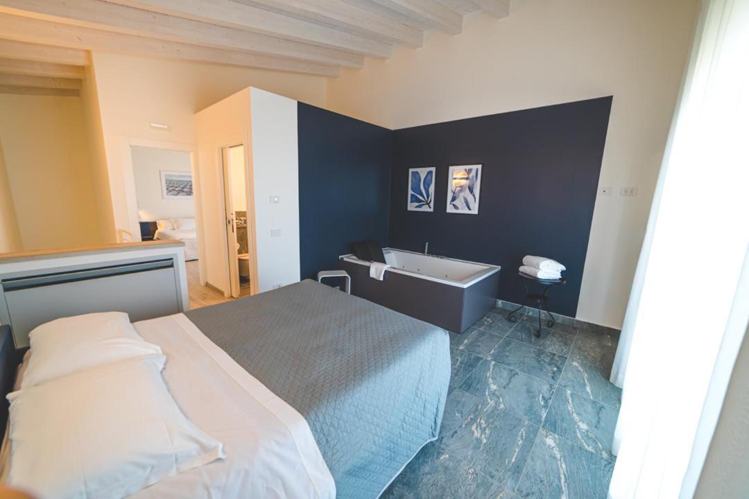 Aparthotel Albamarina *